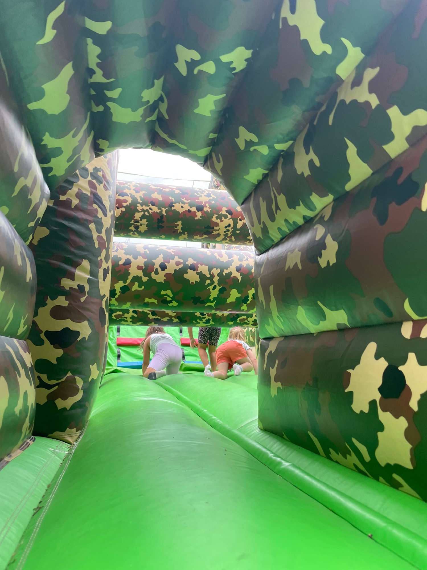 WOJSKOWY TOR PRZESZKÓD